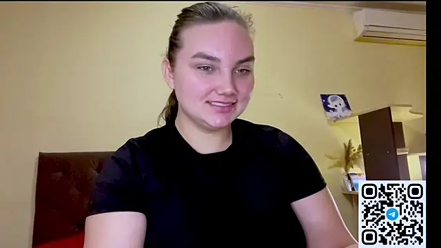 Snapshot of Dreamyblushfairy chatting on March 2026 02:06:02 PM Dreamyblushfairy online show from March 2026 02:06:02 PM