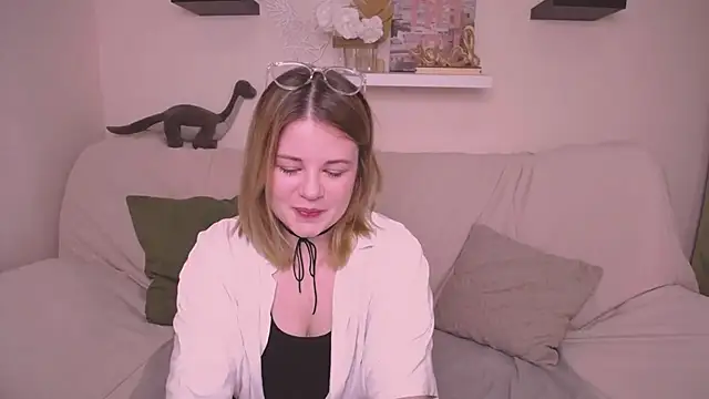 Snapshot of TessPleasure chatting on December 2024 03:11:02 AM TessPleasure online show from December 2024 03:11:02 AM