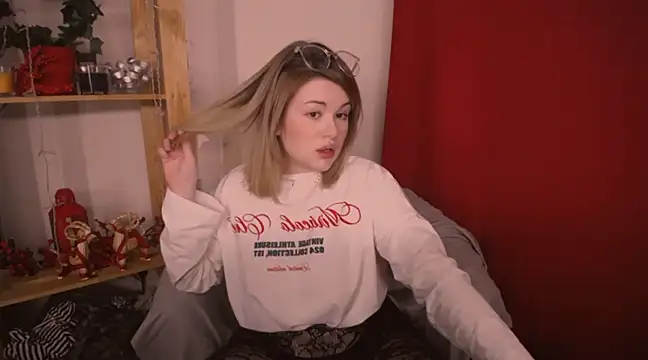 Snapshot of TessPleasure chatting on January 2025 08:00:02 AM TessPleasure online show from January 2025 08:00:02 AM