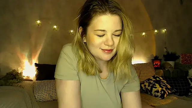 Snapshot of TessPleasure chatting on March 2025 01:54:01 PM TessPleasure online show from March 2025 01:54:01 PM