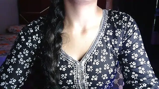 Snapshot of Somiya87 chatting on April 2026 07:15:01 PM Somiya87 online show from April 2026 07:15:01 PM