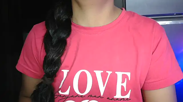 Snapshot of Somiya87 chatting on April 2026 09:07:02 PM Somiya87 online show from April 2026 09:07:02 PM