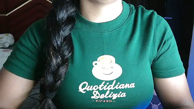 Snapshot of Somiya87 chatting on April 2026 09:37:02 PM Somiya87 online show from April 2026 09:37:02 PM