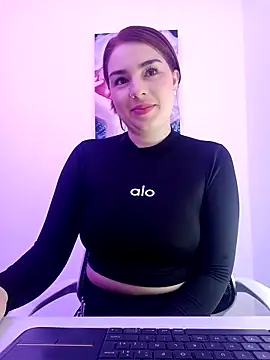 Snapshot of VictoriaMolina chatting on November 2025 01:06:01 PM VictoriaMolina online show from November 2025 01:06:01 PM