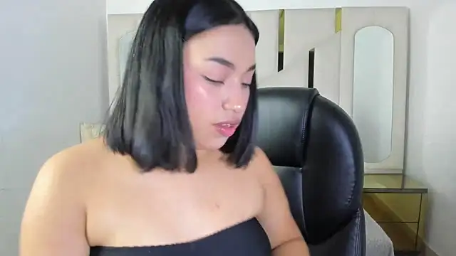 Snapshot of IsabellRodriguez18 chatting on December 2025 04:32:01 AM IsabellRodriguez18 online show from December 2025 04:32:01 AM