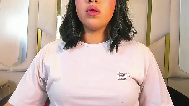 IsabellRodriguez18 online show from June 2026 05:28:02 AM