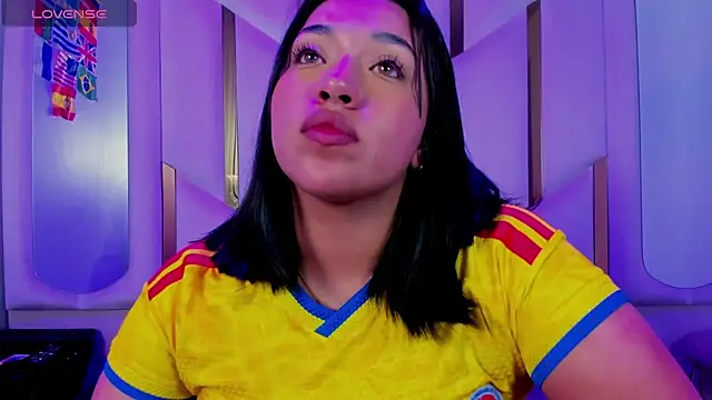 IsabellRodriguez18 online show from June 2026 04:07:02 AM