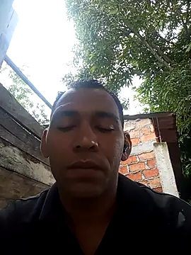 yaxom33 online show from February 2026 01:32:02 PM