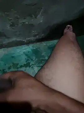 Snapshot of yaxom33 chatting on March 2026 12:43:01 AM yaxom33 online show from March 2026 12:43:01 AM