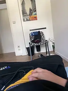 Snapshot of rominoucoquin chatting on December 2024 01:21:02 PM rominoucoquin online show from December 2024 01:21:02 PM