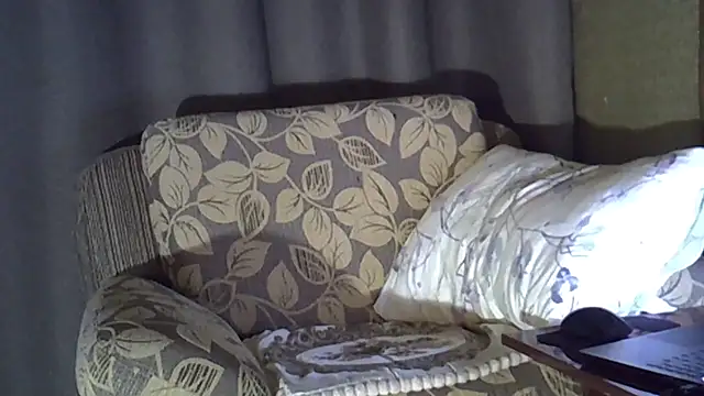 Snapshot of EllaJohnsonX chatting on April 2026 05:54:01 PM EllaJohnsonX online show from April 2026 05:54:01 PM