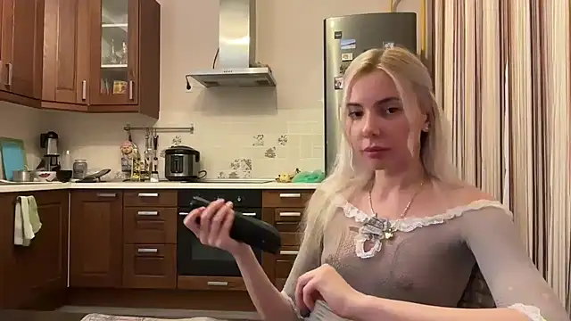 Snapshot of yunasuka chatting on February 2025 06:30:02 PM yunasuka online show from February 2025 06:30:02 PM