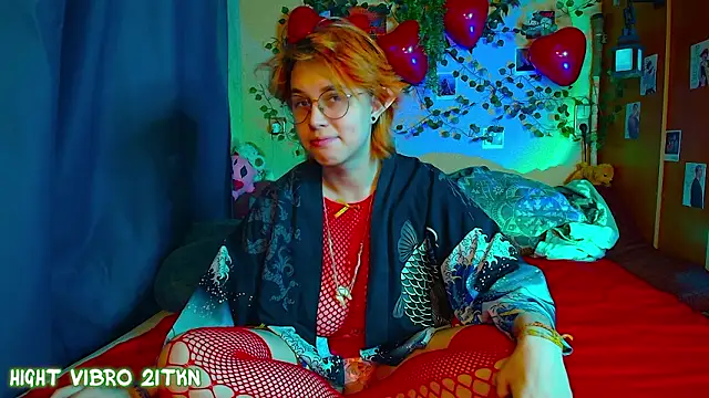 TrickyKitsune online show from February 2026 04:58:02 PM