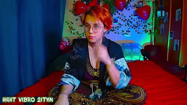 TrickyKitsune online show from February 2026 04:03:02 PM