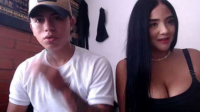 Snapshot of Thiago_x_Sahara chatting on January 2025 03:32:02 PM Thiago x Sahara online show from January 2025 03:32:02 PM