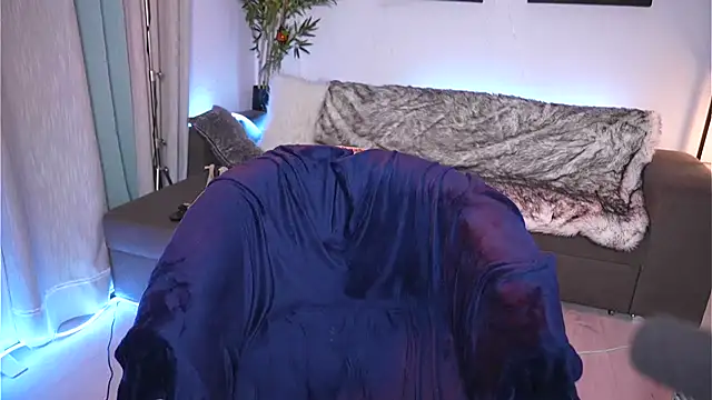 Magnetic Amy online show from January 2025 02:36:02 PM