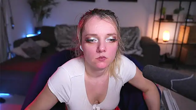 Magnetic Amy online show from February 2025 01:53:02 PM