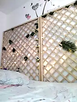 Snapshot of Mia_WAll chatting on January 2025 03:25:01 PM Mia WAll online show from January 2025 03:25:01 PM