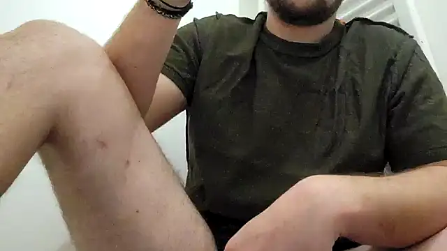 Snapshot of Maxoux02 chatting on January 2025 04:36:01 PM Maxoux02 online show from January 2025 04:36:01 PM