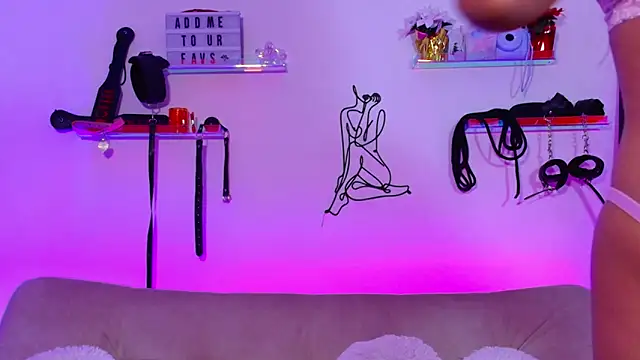 EmiF26 online show from September 2025 02:00:02 AM