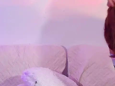 Snapshot of EmiF26 chatting on April 2026 12:50:02 AM EmiF26 online show from April 2026 12:50:02 AM