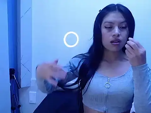 Snapshot of Chloe_Martini chatting on November 2025 03:20:02 AM Chloe Martini online show from November 2025 03:20:02 AM