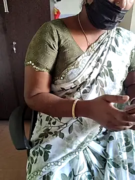 Snapshot of Tamil_roja69 chatting on April 2026 03:31:02 AM Tamil roja69 online show from April 2026 03:31:02 AM