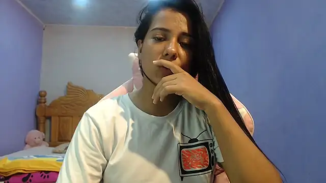 Coral0403 online show from September 2025 02:06:02 AM