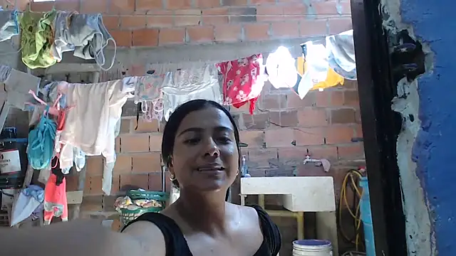 Coral0403 online show from December 2025 03:28:02 PM