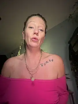Snapshot of AlessasRoom chatting on May 2026 05:13:01 AM AlessasRoom online show from May 2026 05:13:01 AM