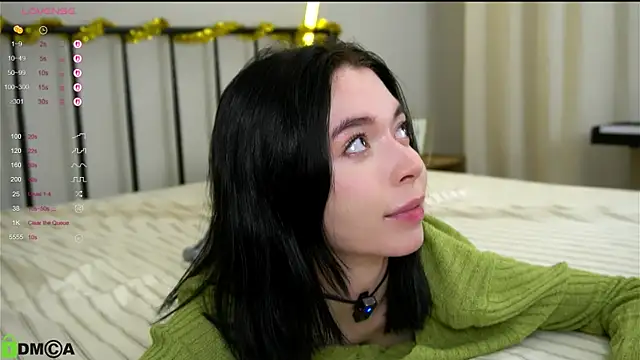 Snapshot of LittleOriana chatting on November 2025 02:10:01 AM LittleOriana online show from November 2025 02:10:01 AM