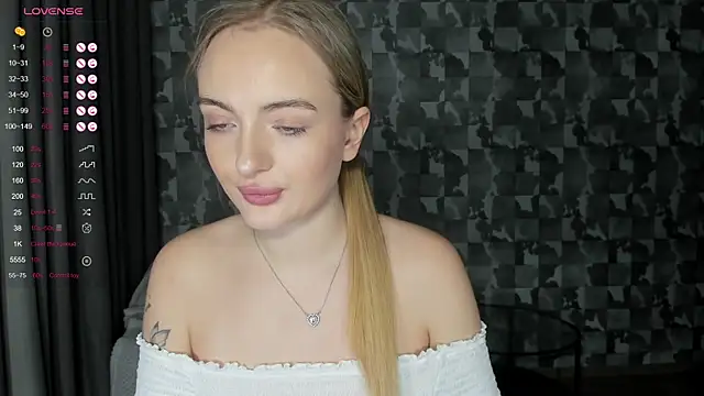 A delina online show from November 2025 01:32:01 PM