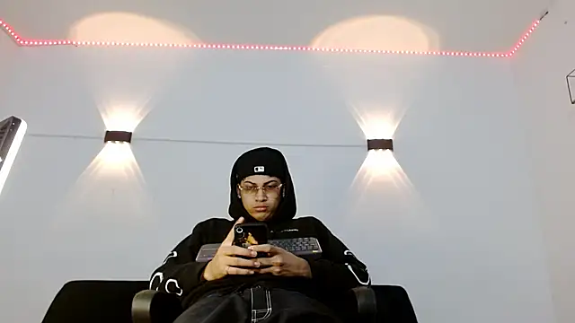 Snapshot of Br4ndxpimm chatting on October 2025 07:52:01 PM Br4ndxpimm online show from October 2025 07:52:01 PM