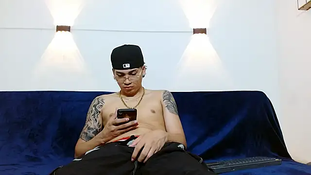 Snapshot of Br4ndxpimm chatting on November 2025 03:33:02 PM Br4ndxpimm online show from November 2025 03:33:02 PM