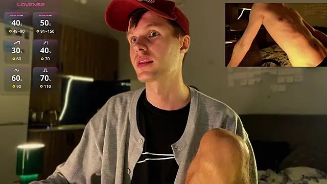 Snapshot of Leonnextdoor chatting on April 2026 05:46:02 PM Leonnextdoor online show from April 2026 05:46:02 PM