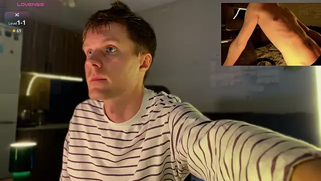 Snapshot of Leonnextdoor chatting on April 2026 02:11:02 PM Leonnextdoor online show from April 2026 02:11:02 PM