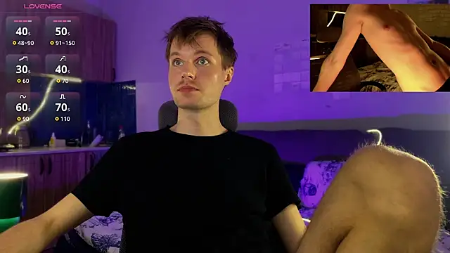 Snapshot of Leonnextdoor chatting on April 2026 08:24:02 PM Leonnextdoor online show from April 2026 08:24:02 PM