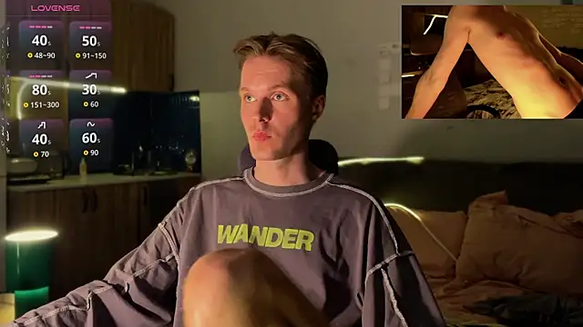 Snapshot of Leonnextdoor chatting on April 2026 06:21:01 PM Leonnextdoor online show from April 2026 06:21:01 PM