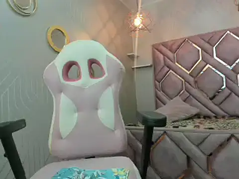 Snapshot of Lorena_watson chatting on February 2025 07:07:02 AM Lorena watson online show from February 2025 07:07:02 AM