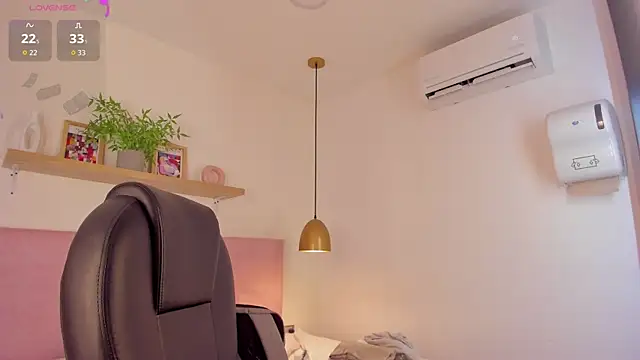 violeta candyy  online show from June 2026 10:47:01 PM
