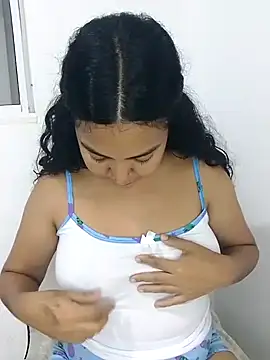 Snapshot of Brendabluee chatting on February 2025 02:48:02 AM Brendabluee online show from February 2025 02:48:02 AM