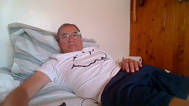 santiagon2015 online show from January 2025 05:55:01 PM