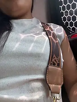 Snapshot of lunagonzales_lima_2007 chatting on February 2025 10:21:02 PM lunagonzales lima 2007 online show from February 2025 10:21:02 PM