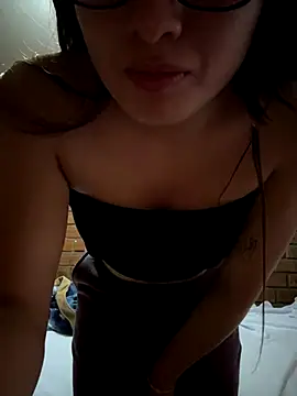 Snapshot of lunagonzales_lima_2007 chatting on September 2025 02:16:01 AM lunagonzales lima 2007 online show from September 2025 02:16:01 AM