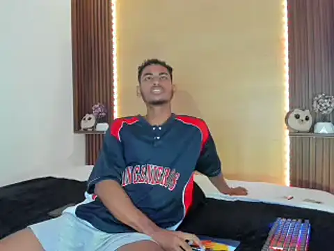 Snapshot of Evans777_ chatting on January 2025 08:07:01 PM Evans777 online show from January 2025 08:07:01 PM