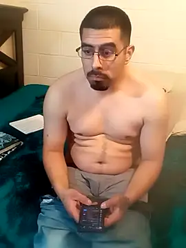 Snapshot of k1oudE chatting on March 2025 04:36:02 AM k1oudE online show from March 2025 04:36:02 AM