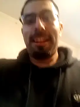 Snapshot of k1oudE chatting on March 2025 08:19:01 PM k1oudE online show from March 2025 08:19:01 PM