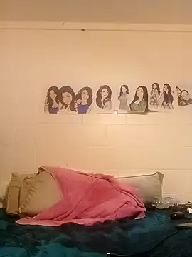 Snapshot of k1oudE chatting on September 2025 09:26:01 PM k1oudE online show from September 2025 09:26:01 PM