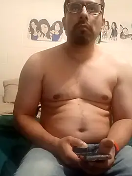 Snapshot of k1oudE chatting on October 2025 04:11:01 AM k1oudE online show from October 2025 04:11:01 AM