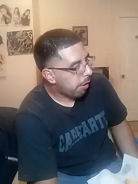 Snapshot of k1oudE chatting on October 2025 05:04:02 AM k1oudE online show from October 2025 05:04:02 AM